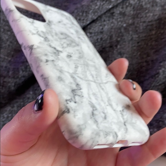 Iphone 11 white marble phone case - Picture 4 of 5